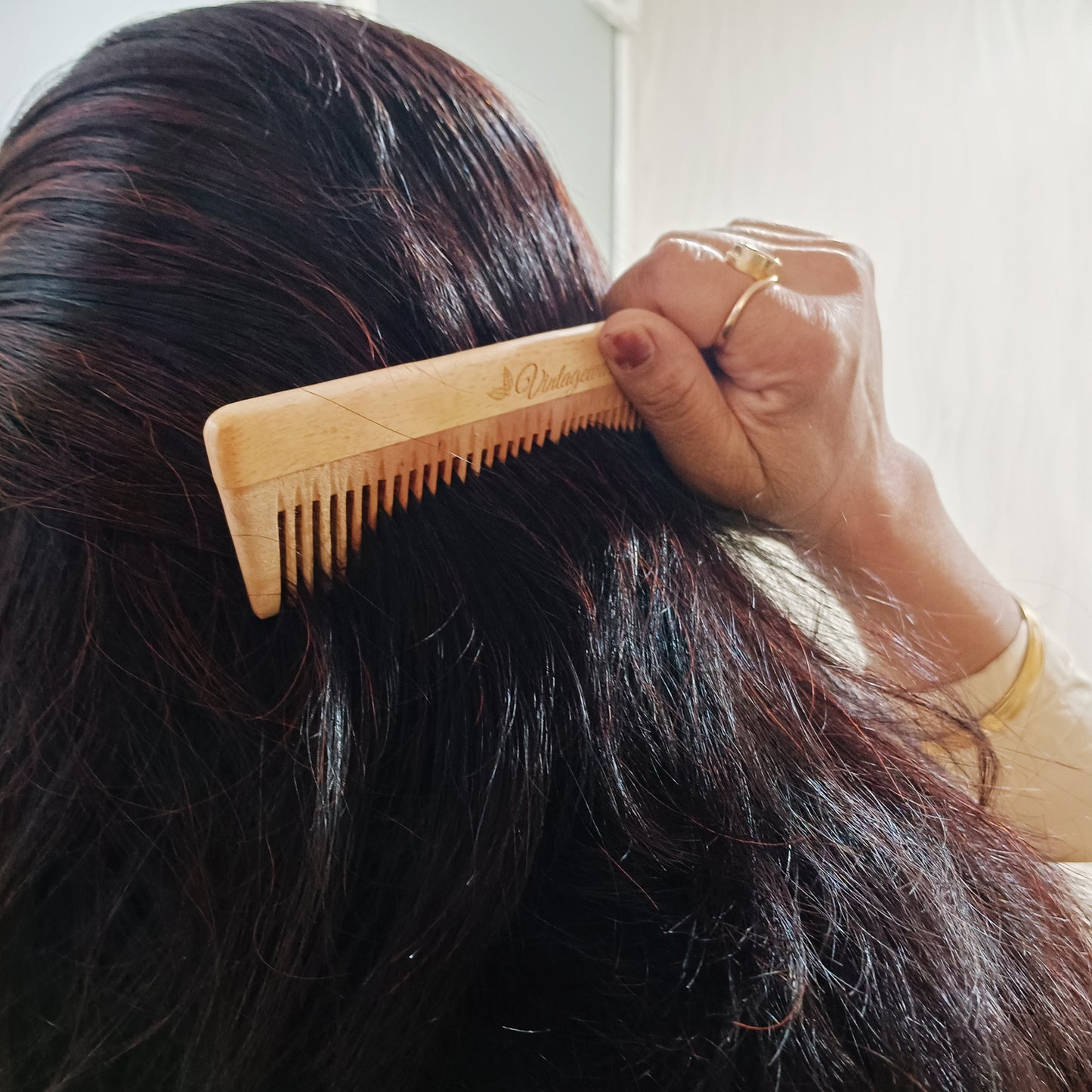 Dual Tooth Lilly Neem Wood Comb - Vintageware