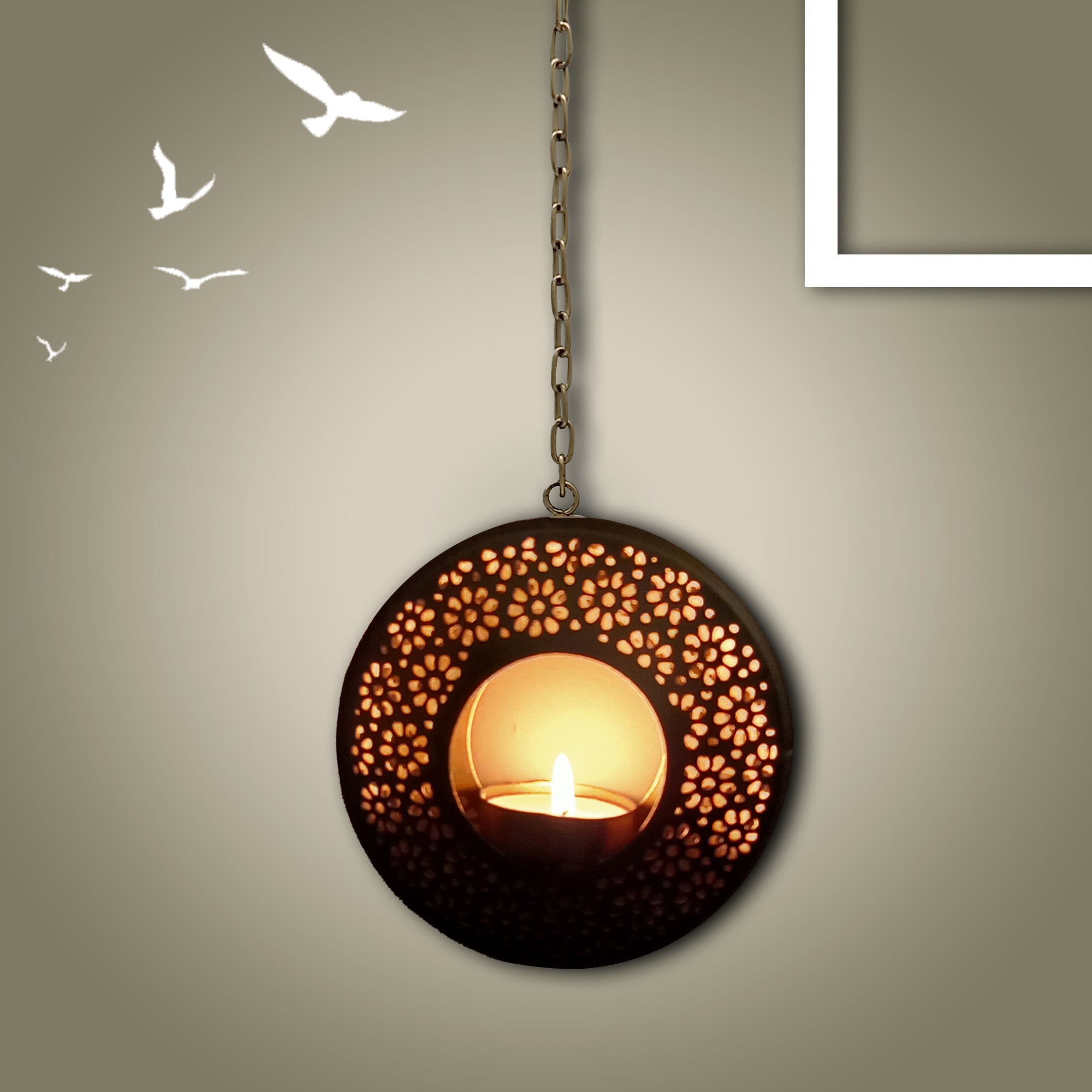 Hanging Metal Tealight Candle Holders (Round, Gold) Vintageware