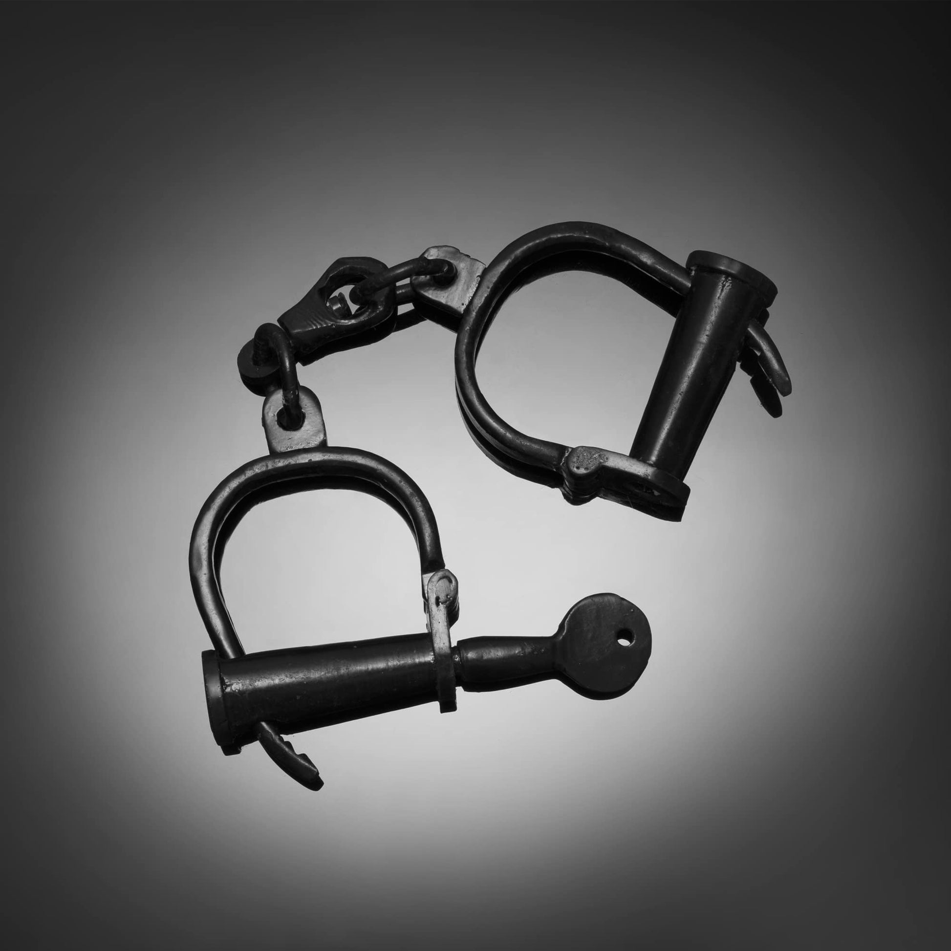handcuffs online