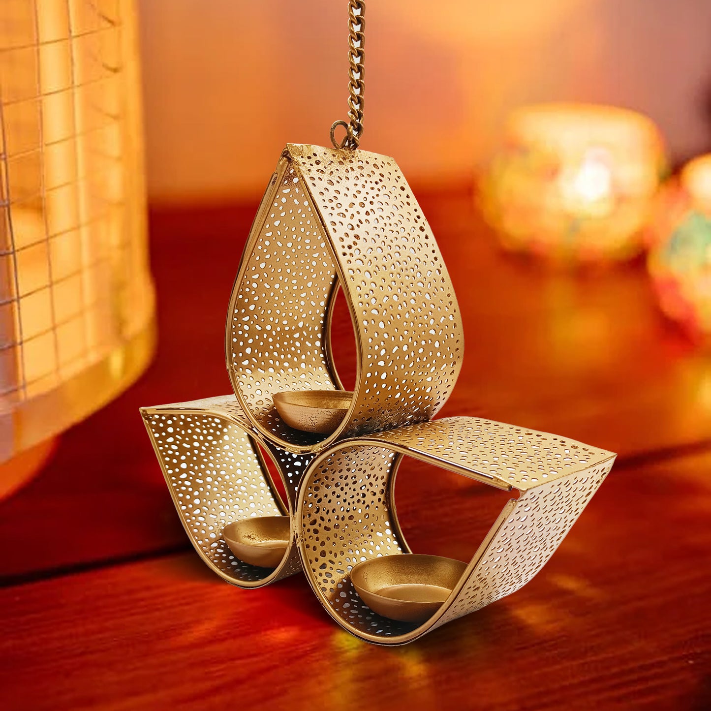 Vintage-style hanging tealight holder in rustic finish